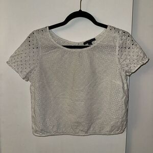 American Eagle Women’s Eyelet Lace White Tee Size Medium GUC